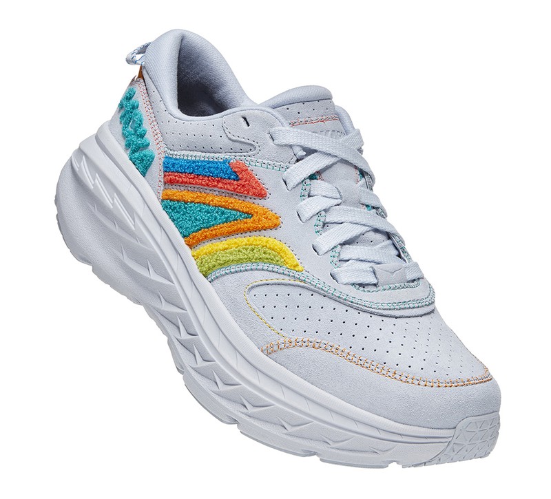 スニーカー2万7500円/ホカ(デッカーズジャパン)