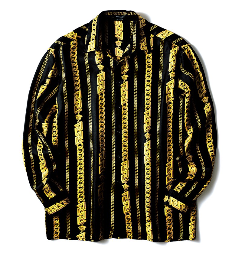 シャツ16万1700円/ヴェルサーチェ(ヴェルサーチェ ジャパン)