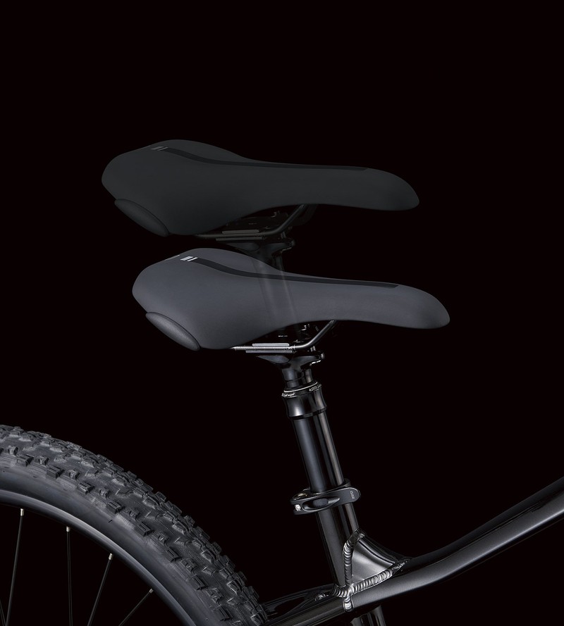 「XEALT M5」 メーカー希望小売価格44万2000円(※専用充電器含む)/パナソニック
