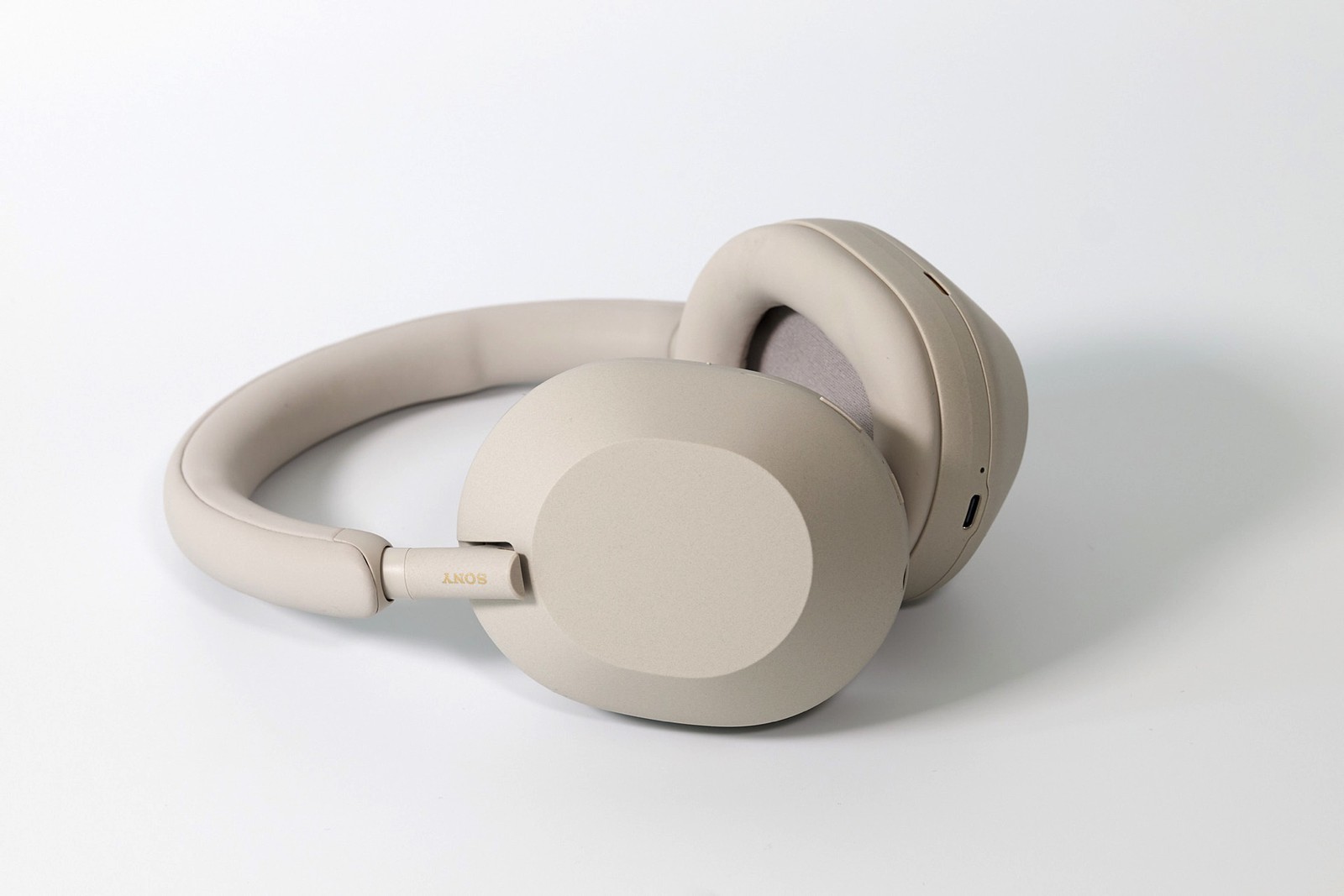 Sony ワイヤレスヘッドホン WH-1000XM5 +EarTouch 2-