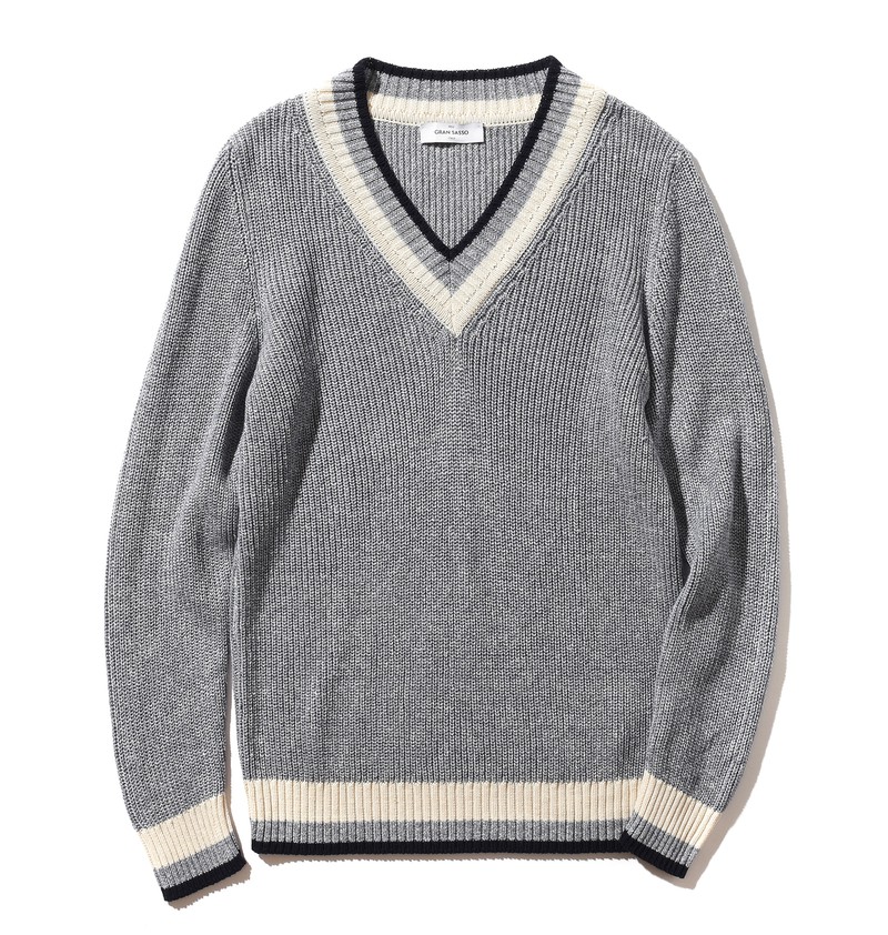 ▲ ニット4万1800円/グランサッソ(エスディーアイ)