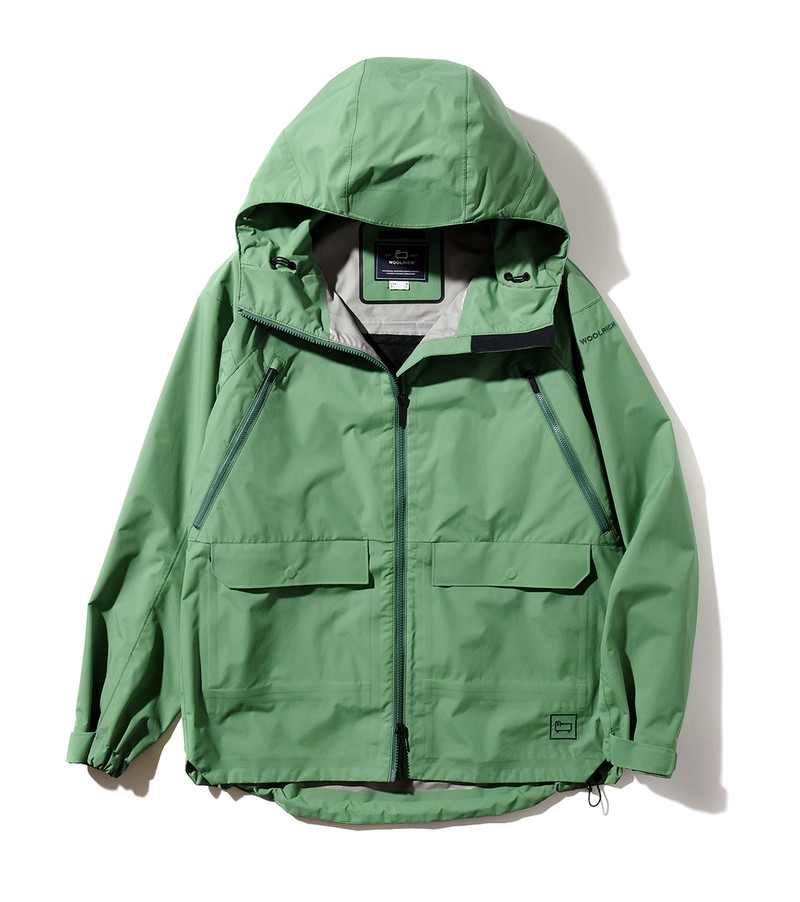 ▲ マウンテンパーカ3万7400円／ウールリッチ（ウールリッチ 二子玉川店）