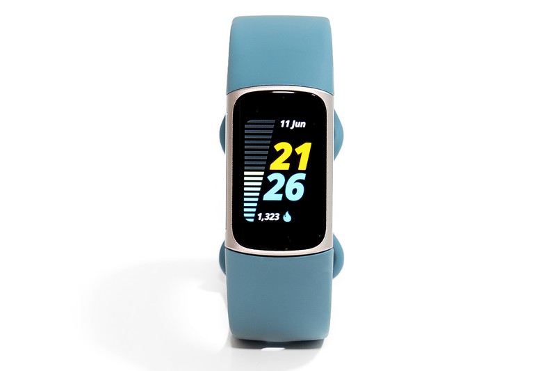 「charge 5」2万4990円/fitbit