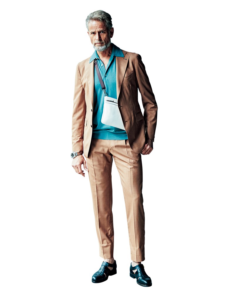 ▲ スーツ17万6000円/タリアトーレ(トレメッツォ)、ニットポロ3万8500円/コロニー クロージング(バインド ピーアール)、時計46万6400円/チューダー(日本ロレックス/チューダー)、靴3万7400円/ジャラン スリウァヤ × ビームス ライツ(ビームスF)、バッグ3万5200円/クリーザン(コニー)