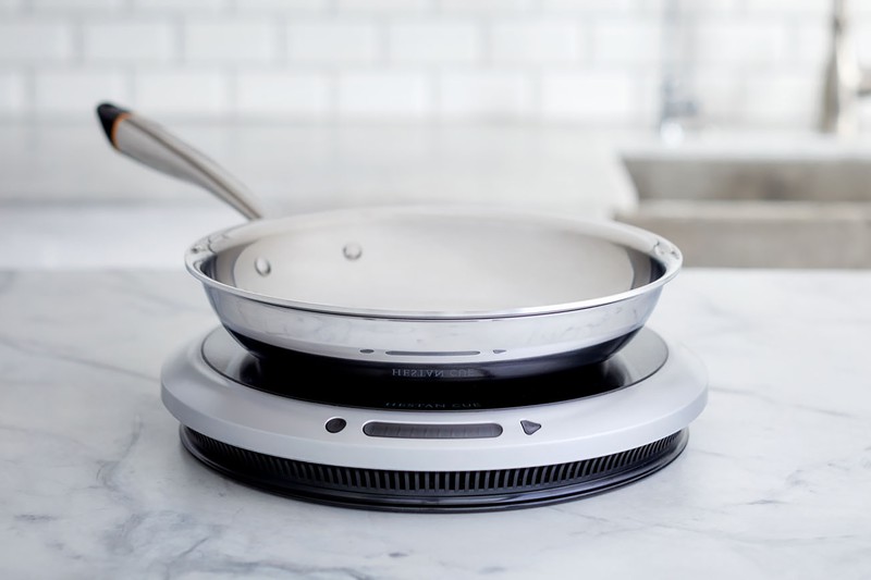 「Hestan Cue スマートIHヒーター」5万5000円、「Hestan Cue スマートソースパン」3万3000円／フェリシダ