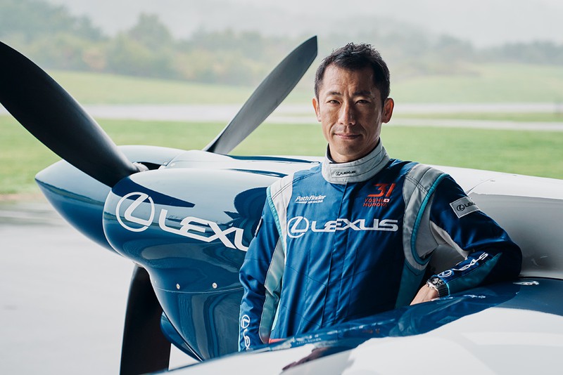 エアレース室屋義秀選手、レクサス、『LEXUS UX 300e』
