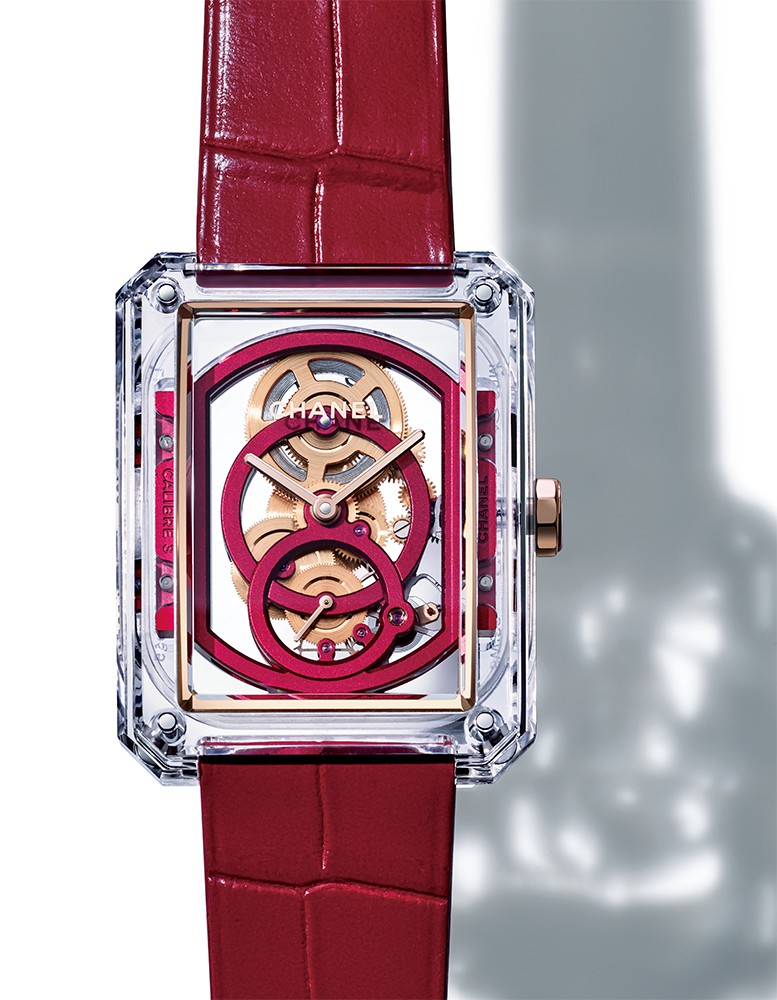 ▲ 「ボーイフレンド スケルトン X-RAY レッド エディション」手巻き、サファイアクリスタルケース(37×28.6㎜)、カーフストラップ。30m防水。世界限定100本。1122万円/シャネル(シャネル カスタマーケア)