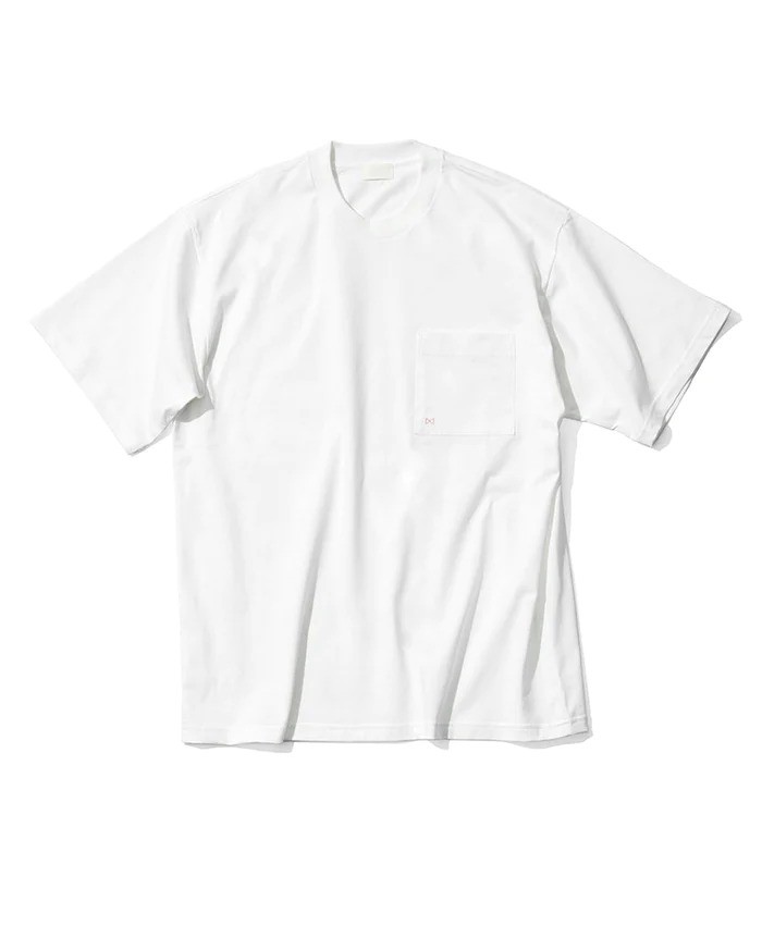 Tシャツ￥13,200／エムバイ（買えるLEON）