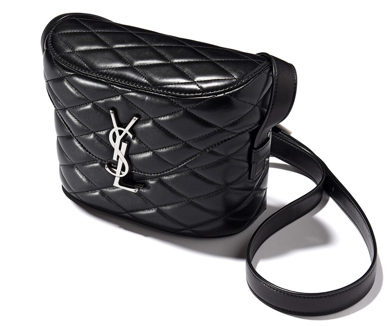 ▲ バッグ［W9×H14×D6.5cm］28万6000円／サンローラン バイ アンソニー・ヴァカレロ（サンローラン クライアントサービス）