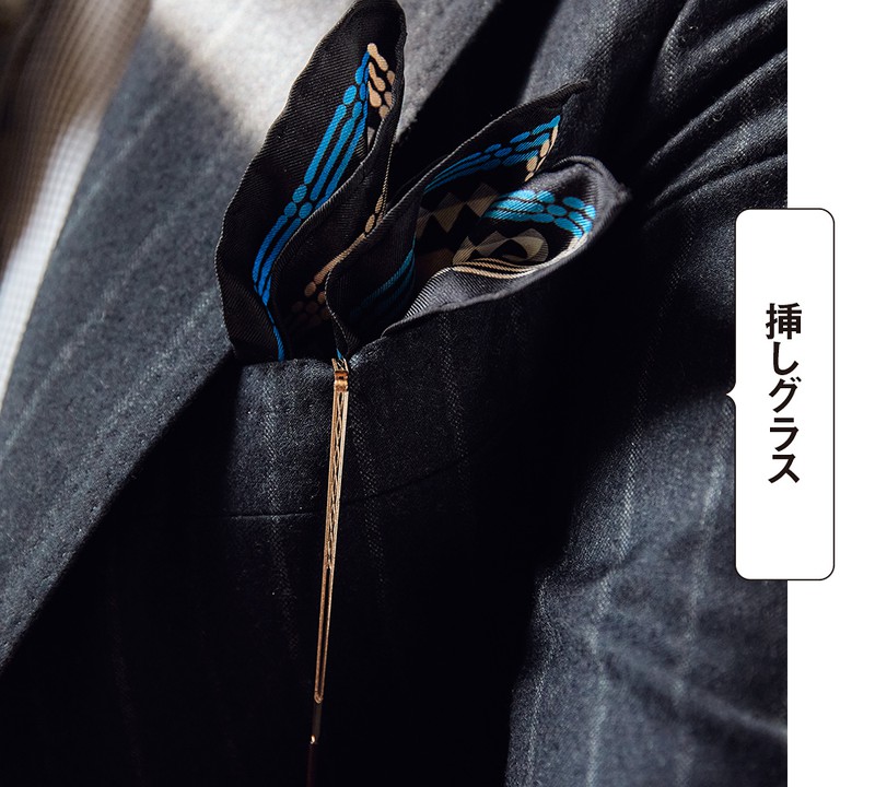 チーフ7480円/フランコ バッシ(アイネックス)、サングラス4万700円/モスコット(モスコット トウキョウ)