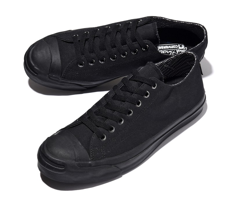 ▲ スニーカー1万6500円/コンバース(コンバースインフォメーションセンター)