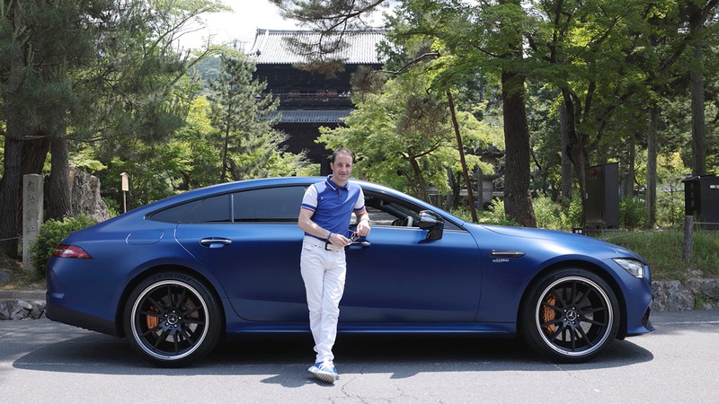 クリストフ・ルメール騎手、メルセデスAMG GT 53 4MATIC+(2022年)、吉田由美
