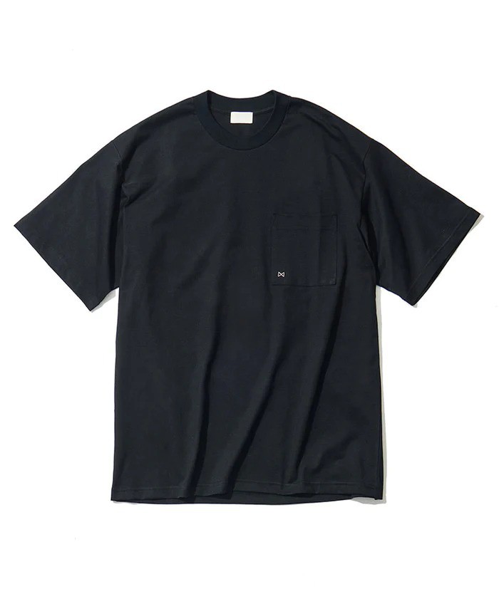 Tシャツ￥13,200／エムバイ（買えるLEON）