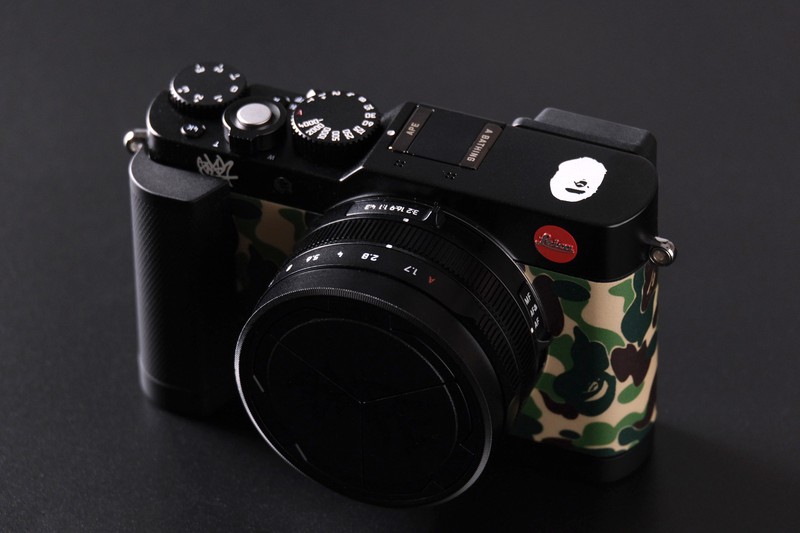 「ライカD-LUX 7 “A BATHING APE® x STASH” EDITION BLACK」25万8500円(BAPEXCLUSIVE™️ AOYAMA/ノーウェア)