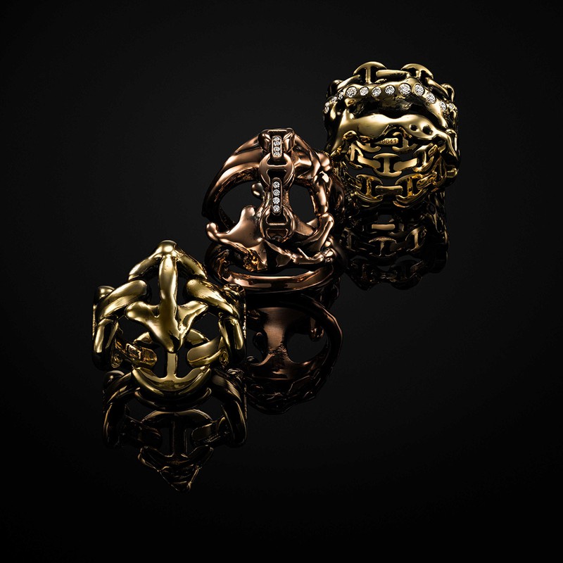 デザイナー自ら制作する一点物の『セイクリド』コレクション(写真のアイテムは参考商品)