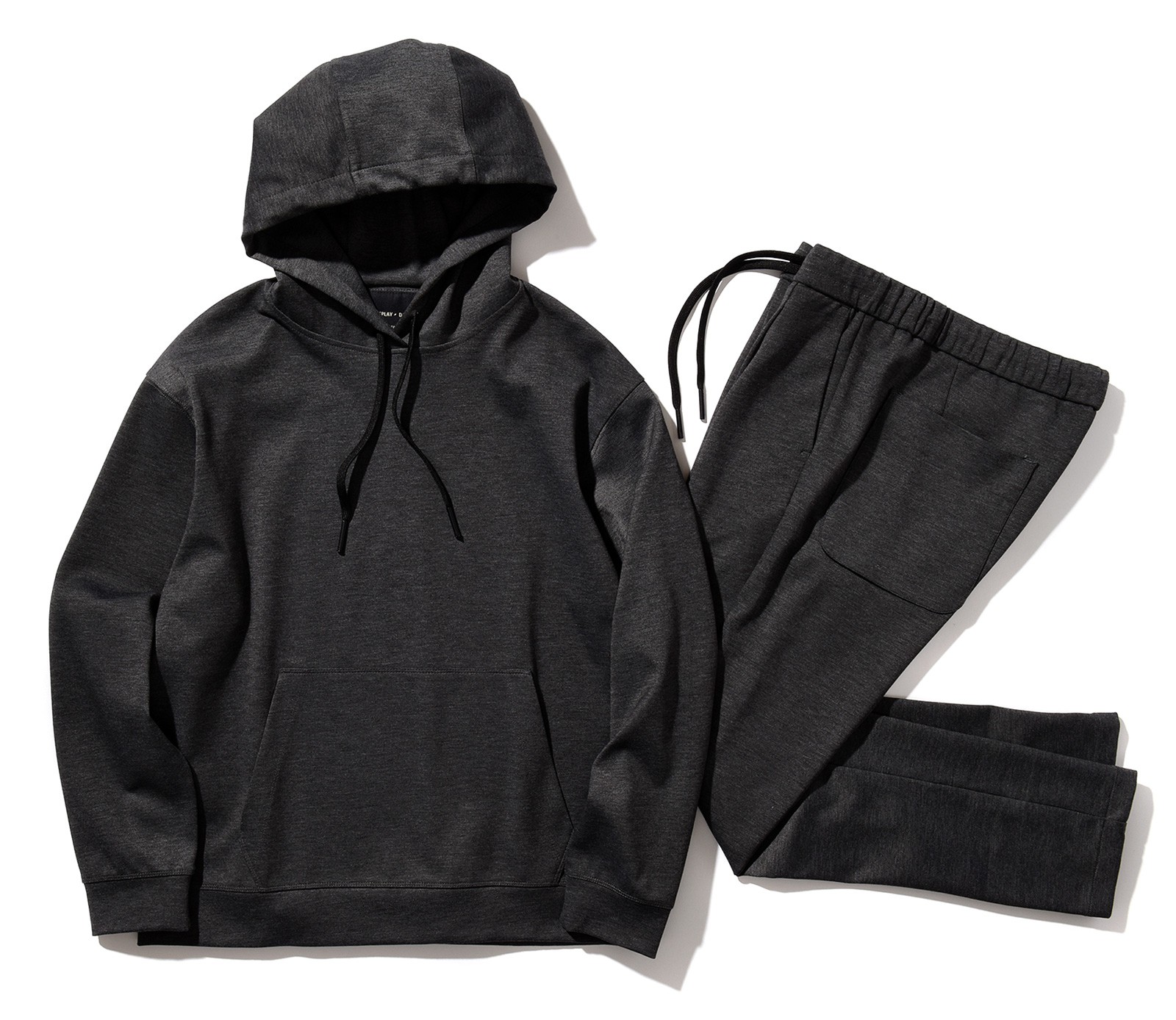 ▲ パーカ2万8600円、パンツ2万8600円/ともにリプレイ(ファッションボックスジャパン)