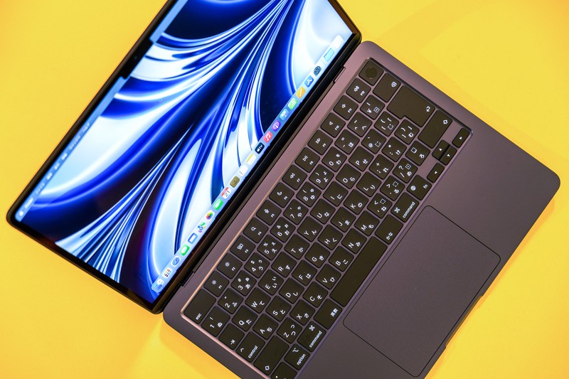 M2チップ搭載「MacBook Air」16万4800円～／アップル