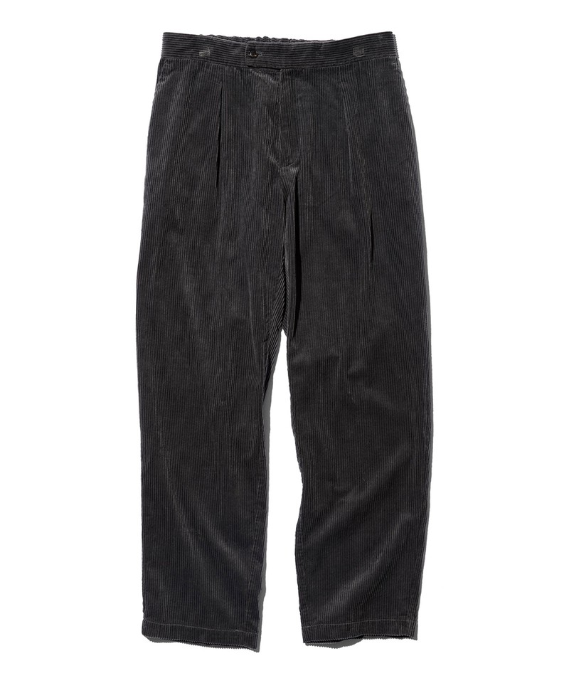 パンツ2万8600円/スリードッツ(スリードッツ青山店)