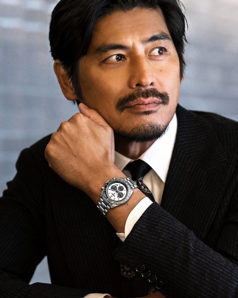 ▲ 時計7万9200円/セイコー プロスペックス(セイコーウオッチお客様相談室)、スーツ29万7000円/リングヂャケットマイスター、シャツ3万9600円/リングヂャケット ナポリ、タイ2万4200円/タイユアタイ(すべてリングヂャケットマイスター206 青山店)、ベルトはスタイリスト私物