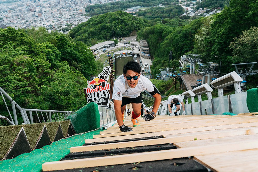 REDBULL 400  ゴール手前で斜度がさらにキツくなり、乳酸が溜まった状態となるので、本当に脚が進まない。(c)Kentaro Matsuda／Red Bull Content Pool