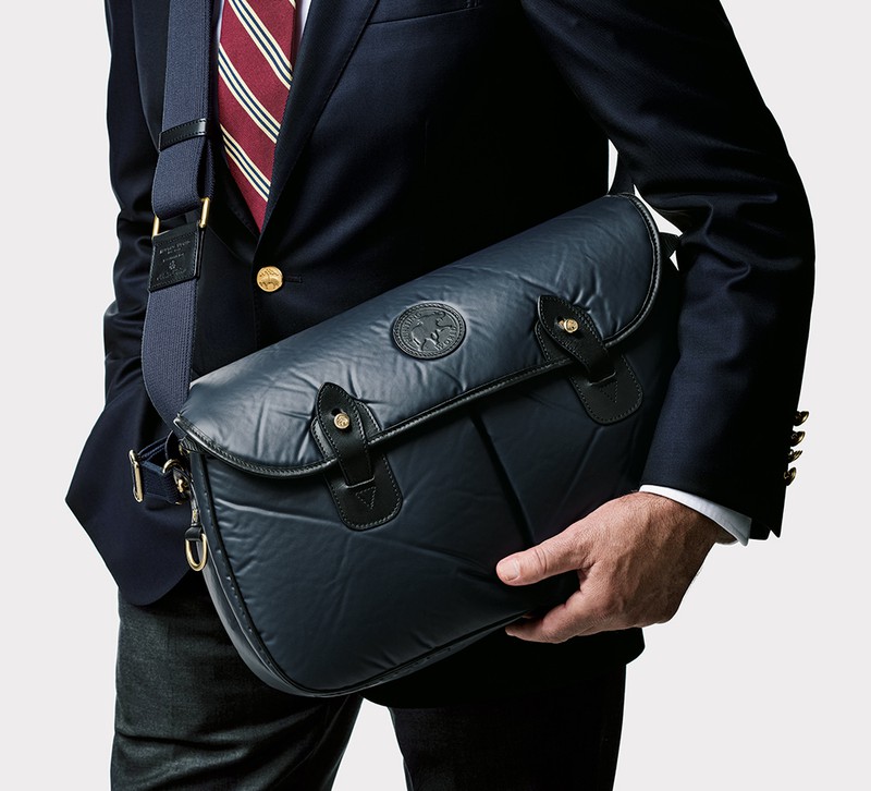 バッグ［W40×H25×D11.5㎝］19万8000円／ハンティング・ワールド（ハンティング・ワールド帝国ホテル店）