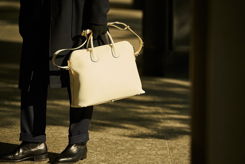 バッグ〔W44.5×H33×D17㎝〕49万7200円/ヴァレクストラ(ヴァレクストラ ジャパン)