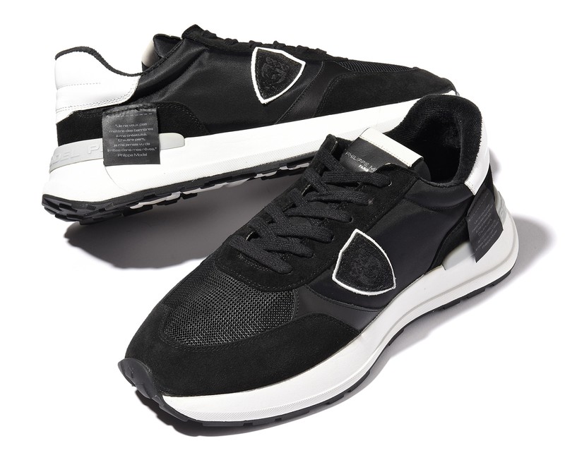 ▲ スニーカー4万9500円/フィリップモデル(トヨダトレーディング プレスルーム)