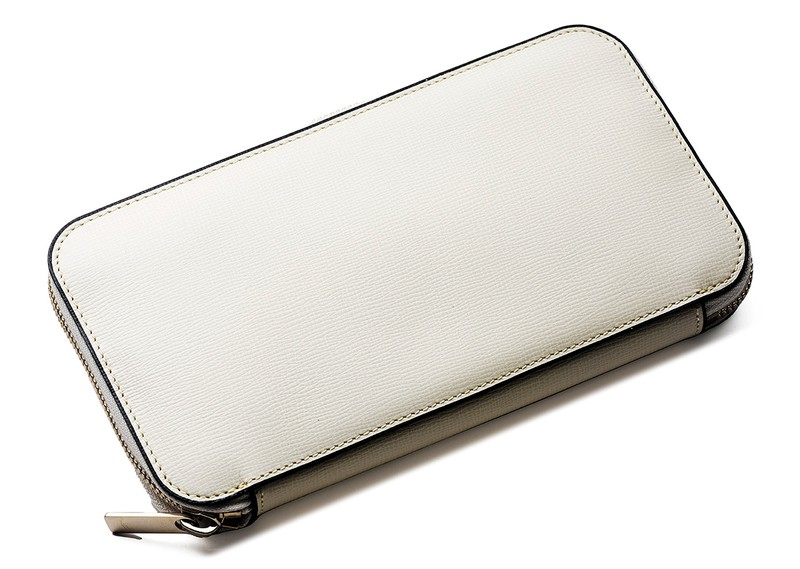  ［W20.5×H11㎝］ 財布17万3800円／ヴァレクストラ（ヴァレクストラ ジャパン）