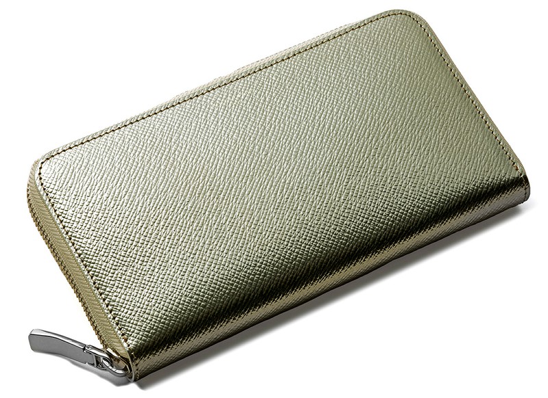  ［W19×H10×D2.5㎝］ 財布3万5200円／ペッレ モルビダ（ペッレ モルビダ 銀座本店）
