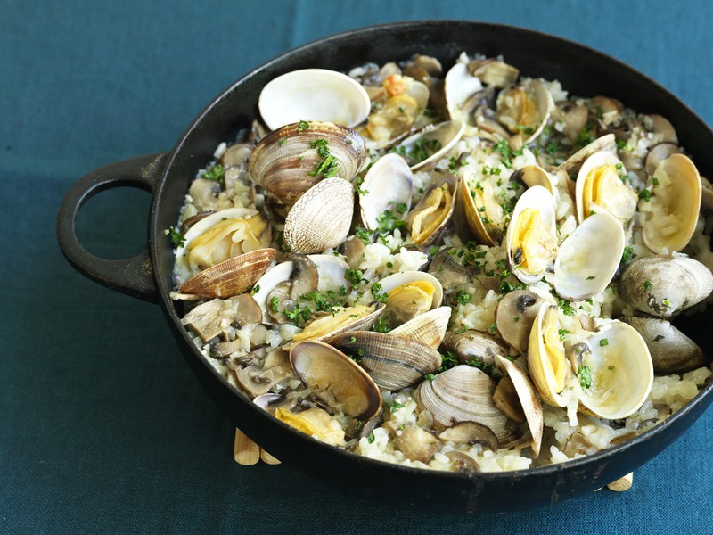 バスク風 あさりの炊き込みごはん 野本やすゆき