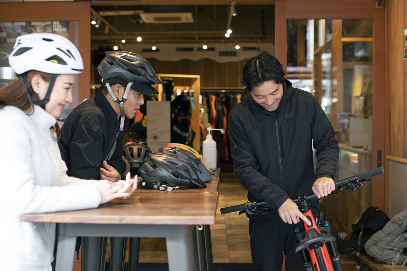 地元ガイドが案内するマウンテンバイクツアー