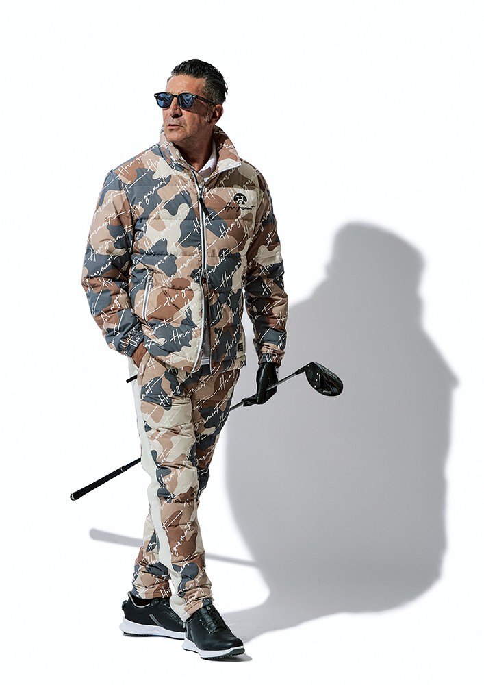 ▲ ブルゾン8万2500円、パンツ4万6200円／ともにホーンガーメント（キューブ）、シューズ1万6500円、グローブ2420円（ともに実勢価格）／ともにフットジョイ、ドライバー8万2500〜／タイトリスト（すべてアクシネット ジャパン インク）、そのほかはスタイリスト私物