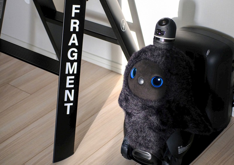 LOVOT『FRAGMENT EDITION』。本体価格64万9800円