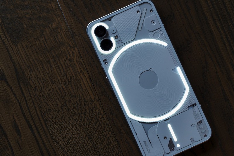 余計なものはナッシング!? 話題の「Nothing Phone (1)」を買ってみた