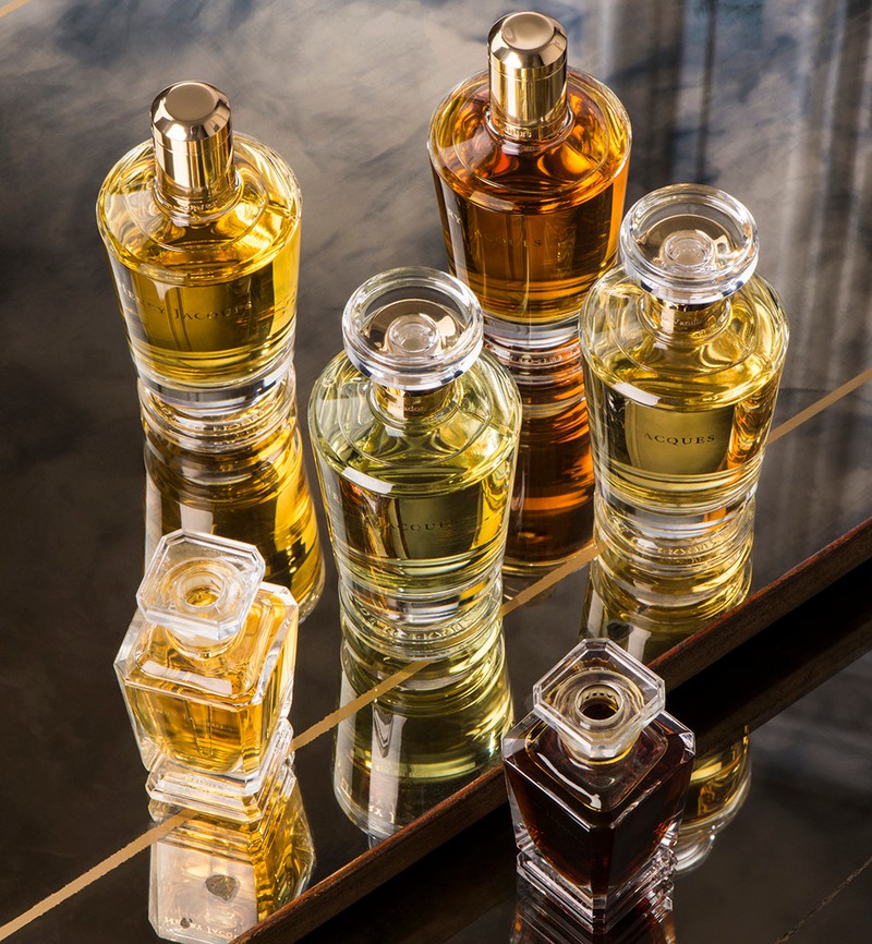 アンリ・ジャックの香水「レ・エッセンス」8万8000円(15ml)〜や「レ・ブルーム」8万9100円(75ml)〜。