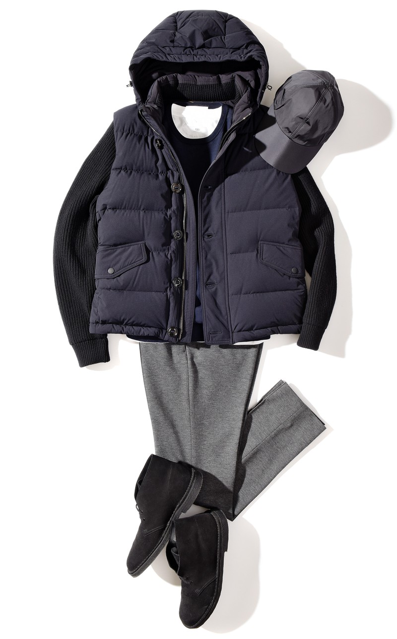 ▲ ブーツ2万5300円／クラークス オリジナルズ（クラークスジャパン）、ブルゾン29万7000円／ムーレー（コロネット）、ニット2万5300円／フィリッポ デ ローレンティス（トヨダトレーディング プレスルーム）、Tシャツ2万7500円／フェデリ（トレメッツォ）、パンツ2万7500円／エストネーション、キャップ1万9800円／エントワフェイン オム（エントワフェイン）