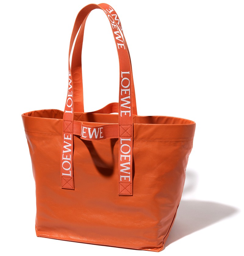 ▲ バッグ[W50×H31×D20cm] 24万9700円／ロエベ（ロエベ ジャパン クライアントサービス）