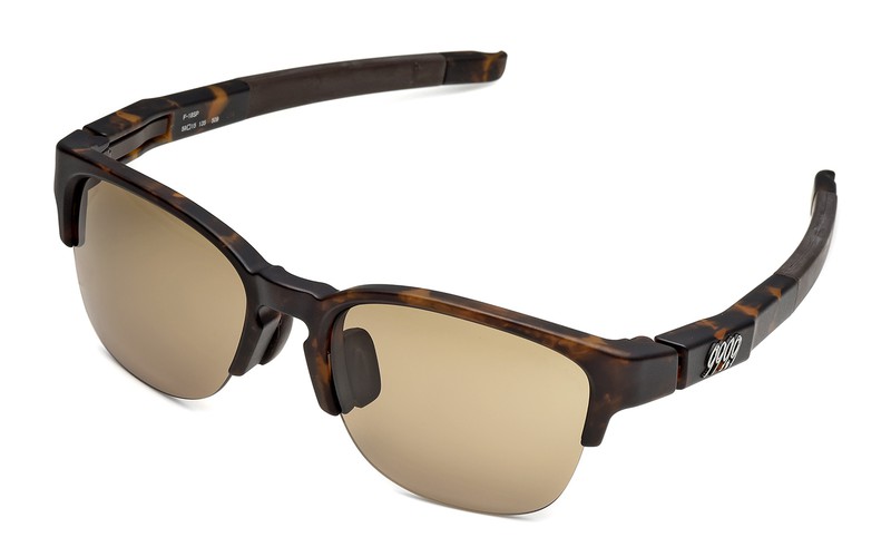 ▲ サングラス2万2000円／フォーナインズ・フィールサン（フォーナインズ）