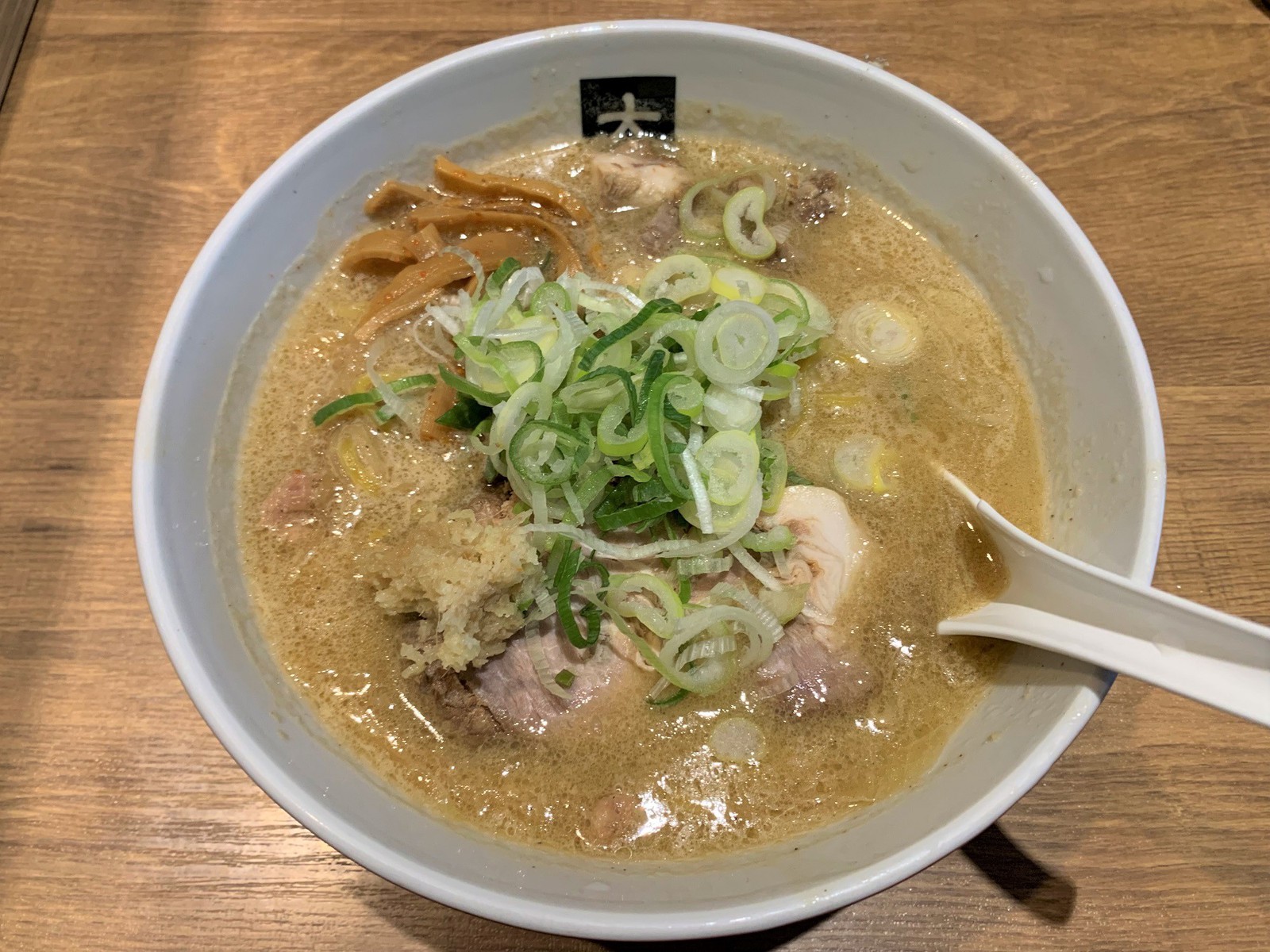 山本益博　LEON.JP　味噌ラーメン　大島