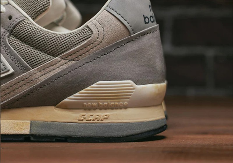 996HJ2 スニーカー1万9800円(ニューバランスジャパンお客様相談室)