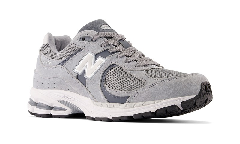 M2002RST スニーカー1万7380円(ニューバランスジャパンお客様相談室)