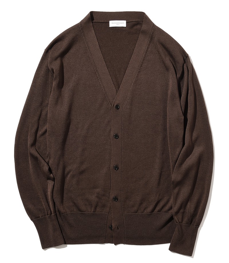 ▲ カーディガン5万2800円/レンコントラント(エイチジェイエム)