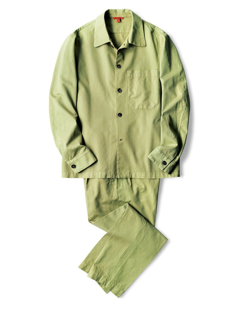 ジャケット5万9400円、パンツ3万8500円/ともにバレナ(三喜商事)