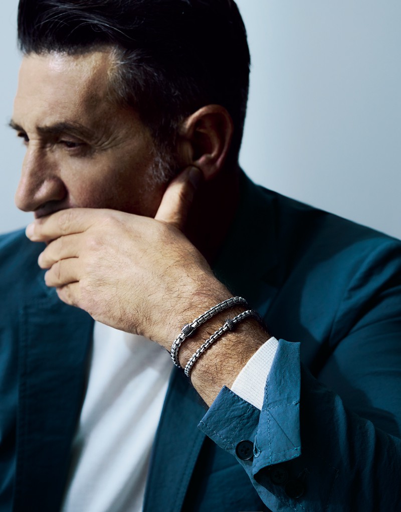 ブレスレット［18KWG×ブラックダイヤモンド］。上［小］67万4300円、下［大］84万4800円／ともにフォッペ（スイスプライムブランズ）＊価格はMサイズ