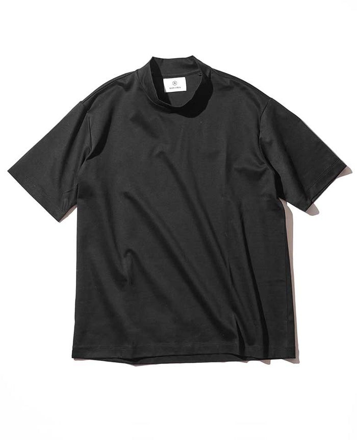 Tシャツ￥13,200／リヴォラ（買えるLEON）