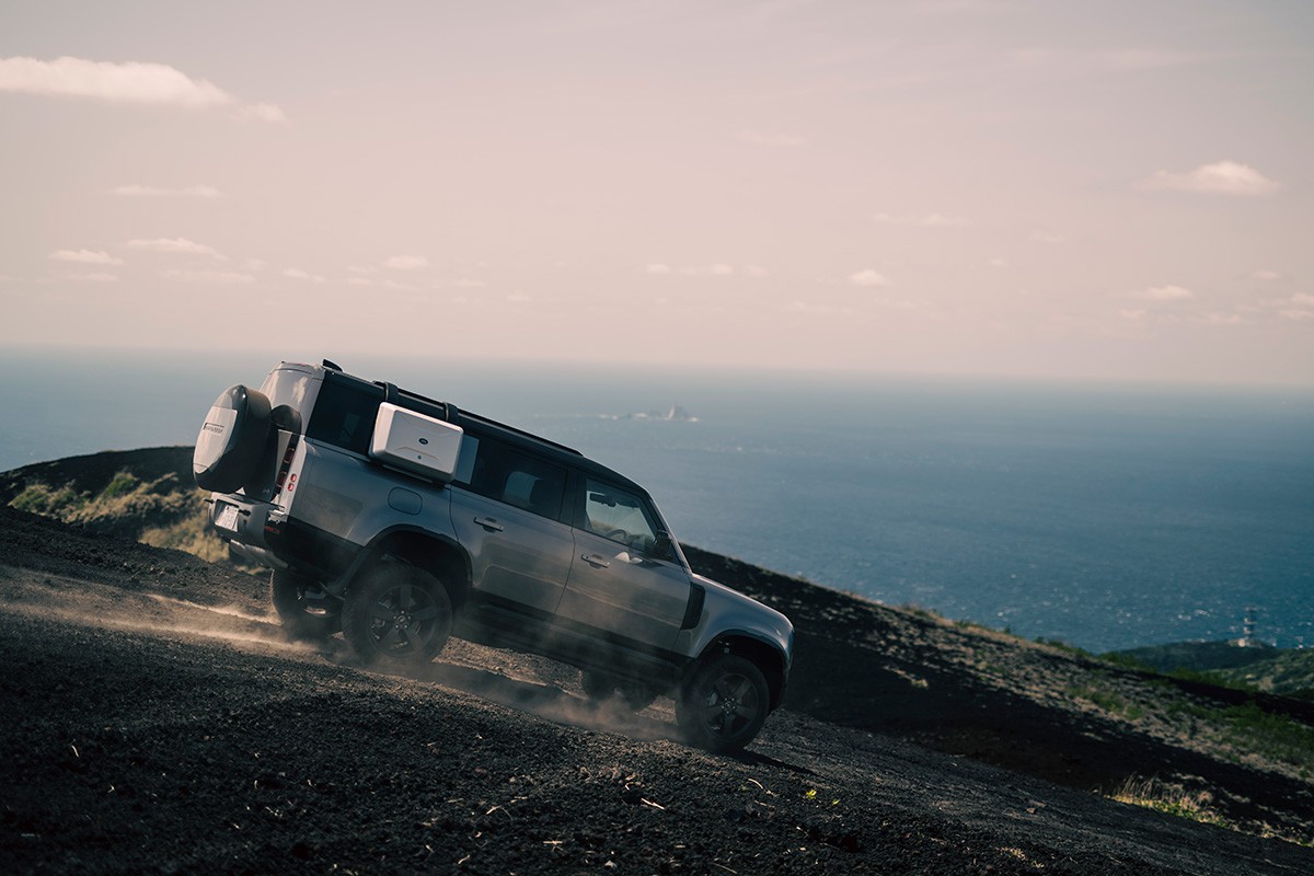 Land Rover Defender130（ランドローバー ディフェンダー130）