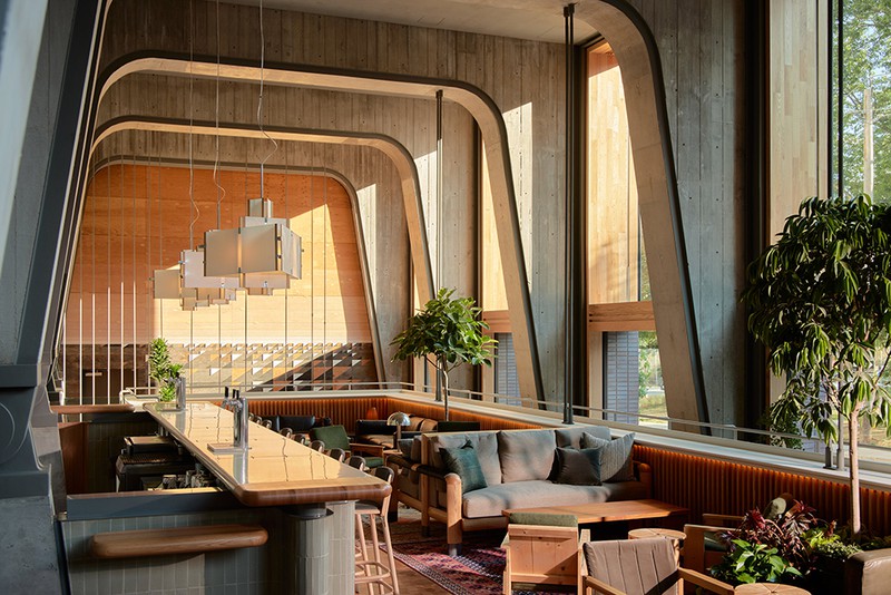 Ace Hotel Toronto 毎日朝8時から夜23時まで解き放たれている「ザ・ロビー」。