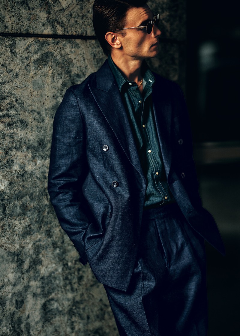 ジャケット7万3700円、パンツ3万3000円/ともにトゥモローランド ピルグリム(トゥモローランド)