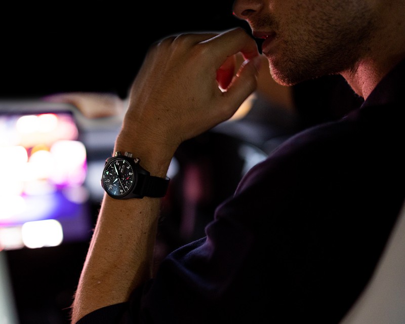 時計 モテる 時計121万1100円/IWC、ニット2万6400円/トラディショナル ウェザーウエア(トラディショナル ウェザーウエア ルミネ有楽町店)