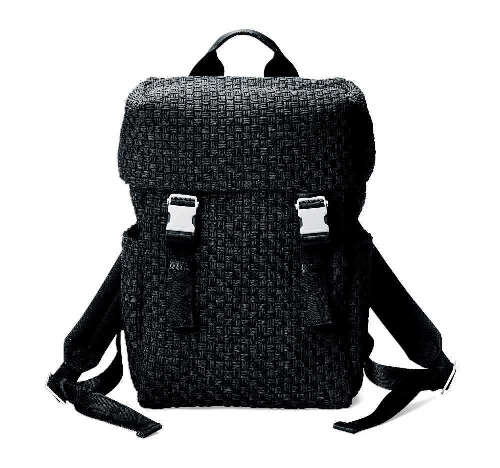 バックパック［W26×H38×D15㎝］41万2500円／ボッテガ・ヴェネタ（ボッテガ・ヴェネタ ジャパン）
